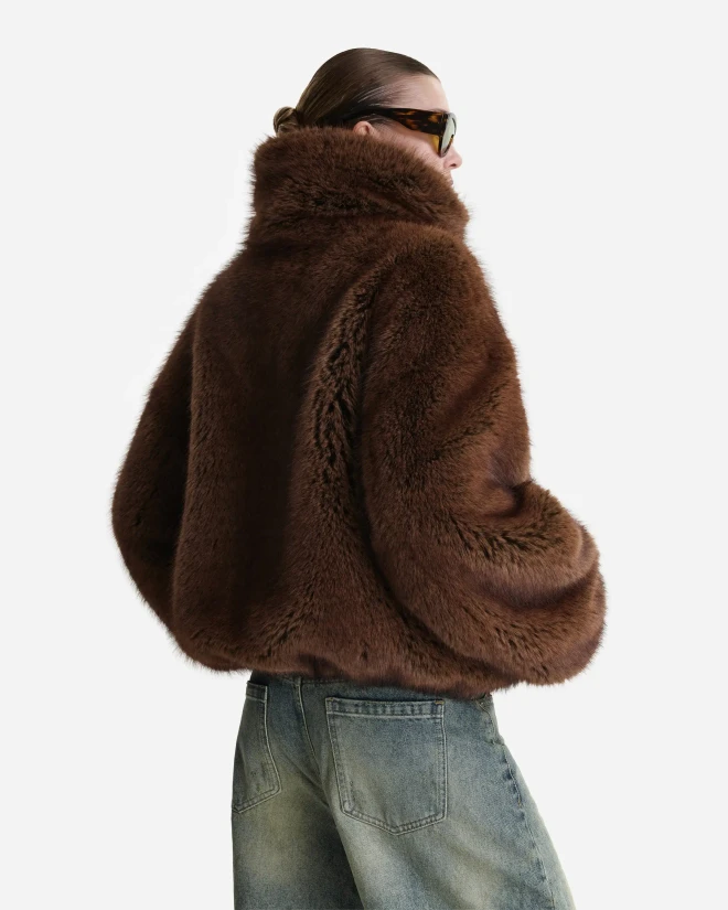 Укороченная шуба из экомеха