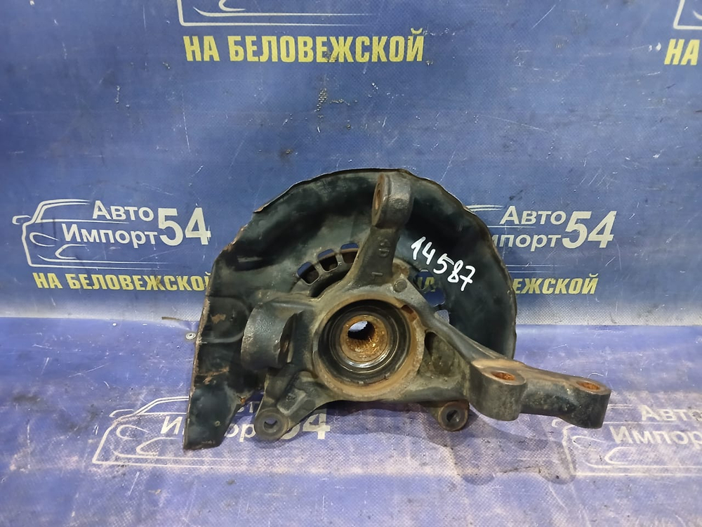 Ступица передняя левая TOYOTA VOXY 2001-2007