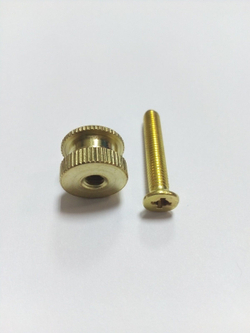 Резьбовой фиксатор струны