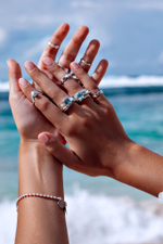 Кольцо «Мозаик» раф прямоугольный с голубым топазом и ромбом белый циркон