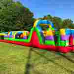 Надувная полоса препятствий для бизнеса «Радужный Драйв», 24×3×4 м