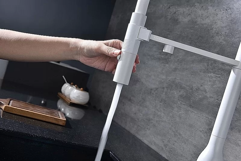 Смеситель для кухни Paulmark Magneto One Ma213188-WH белый матовый