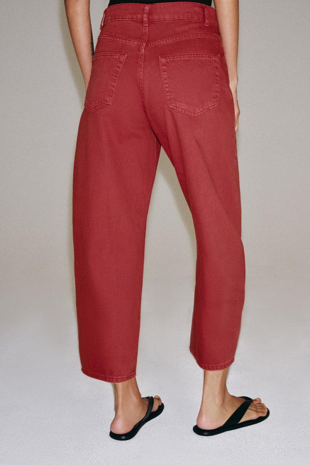 ZARA ДЖИНСЫ КАПРИ BALLOON СО СРЕДНЕЙ ПОСАДКОЙ — ZW COLLECTION, КРАСНЫЙ