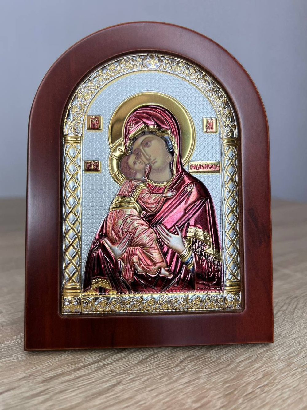 Владимирская БМ, икона арочная, красное дерево, эмаль 105х140