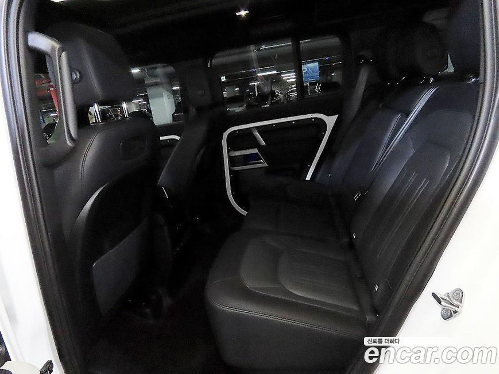 Land Rover Defender (L663) 110 P300 X-Dynamic SE (03.2022)
