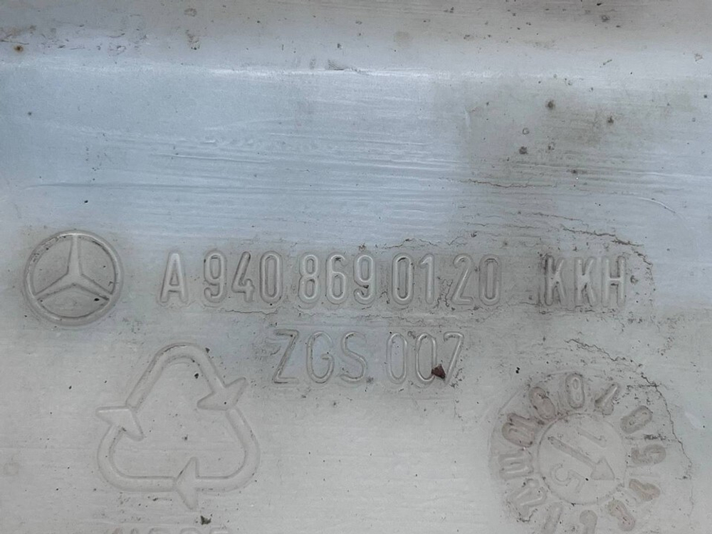 Бачок омывателя лобового стекла