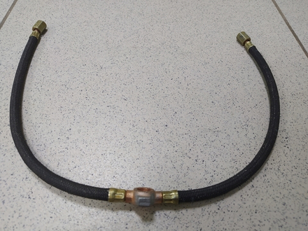 Трубка топливная от клапана к свечам 238-1022840