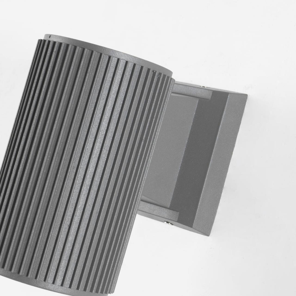 Уличный настенный светильник Favourite Pola 2859-1W