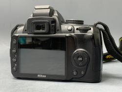 Nikon D3000 Kit 18-55mm