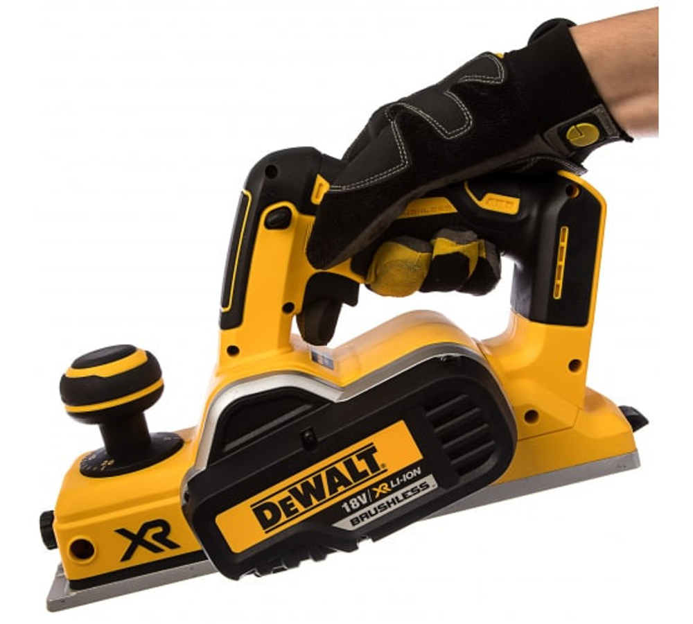 Рубанок бесщеточный Dewalt DCP580N