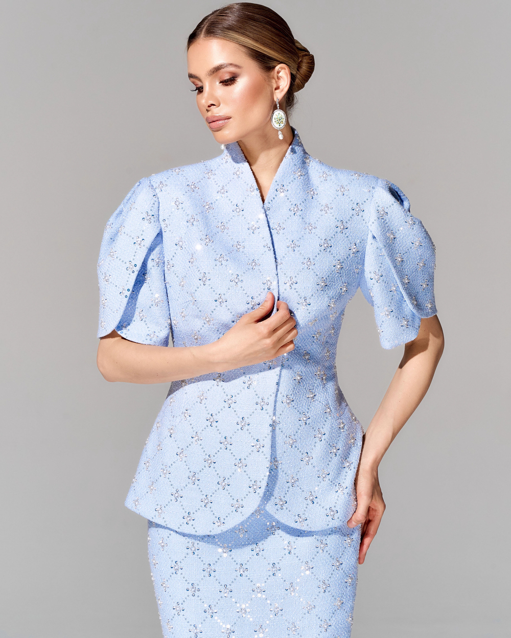 Приталенный жакет из премиального твида