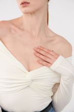 ТОП-БОДИ С ОТКРЫТЫМИ ПЛЕЧАМИ, МОЛОЧНЫЙ