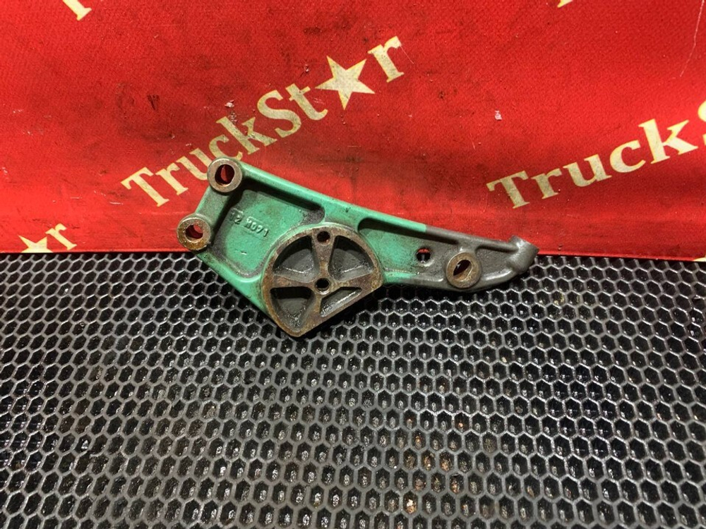 Кронштейн ролика натяжителя