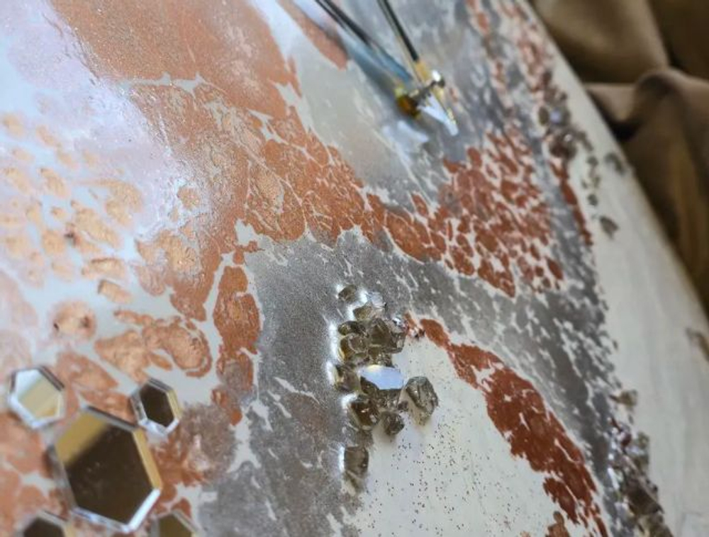 Интерьерные часы ручной работы подарочные из смолы