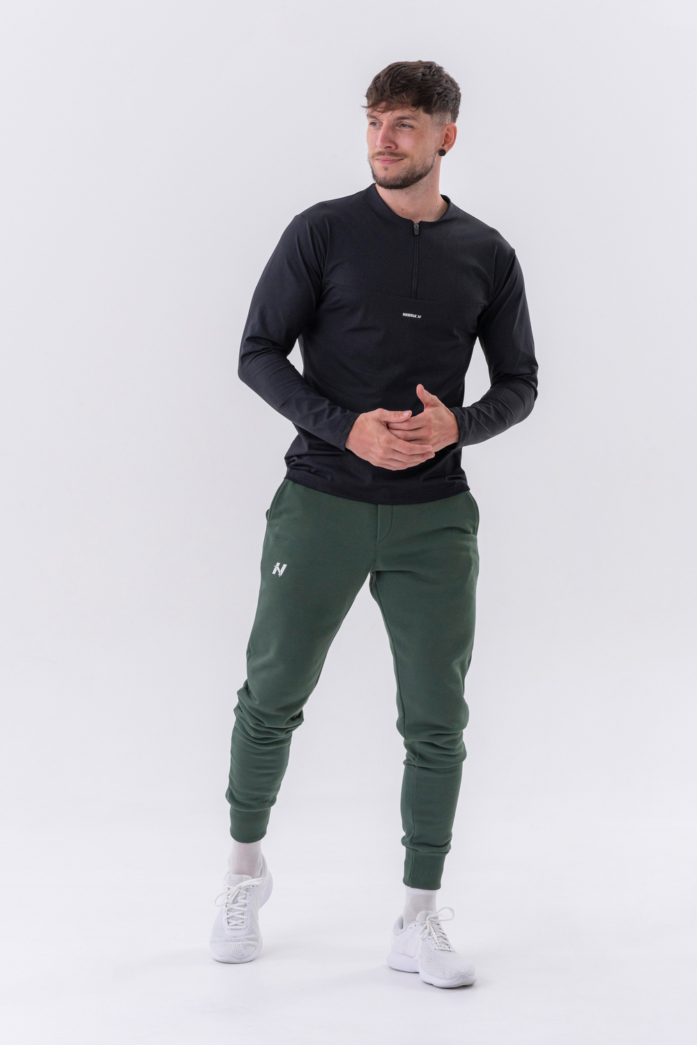 Мужские брюки Nebbia Slim sweatpants with side pockets “Reset” 321 D.green