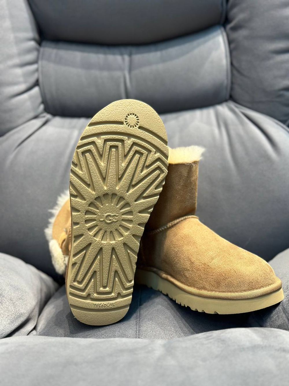 UGG