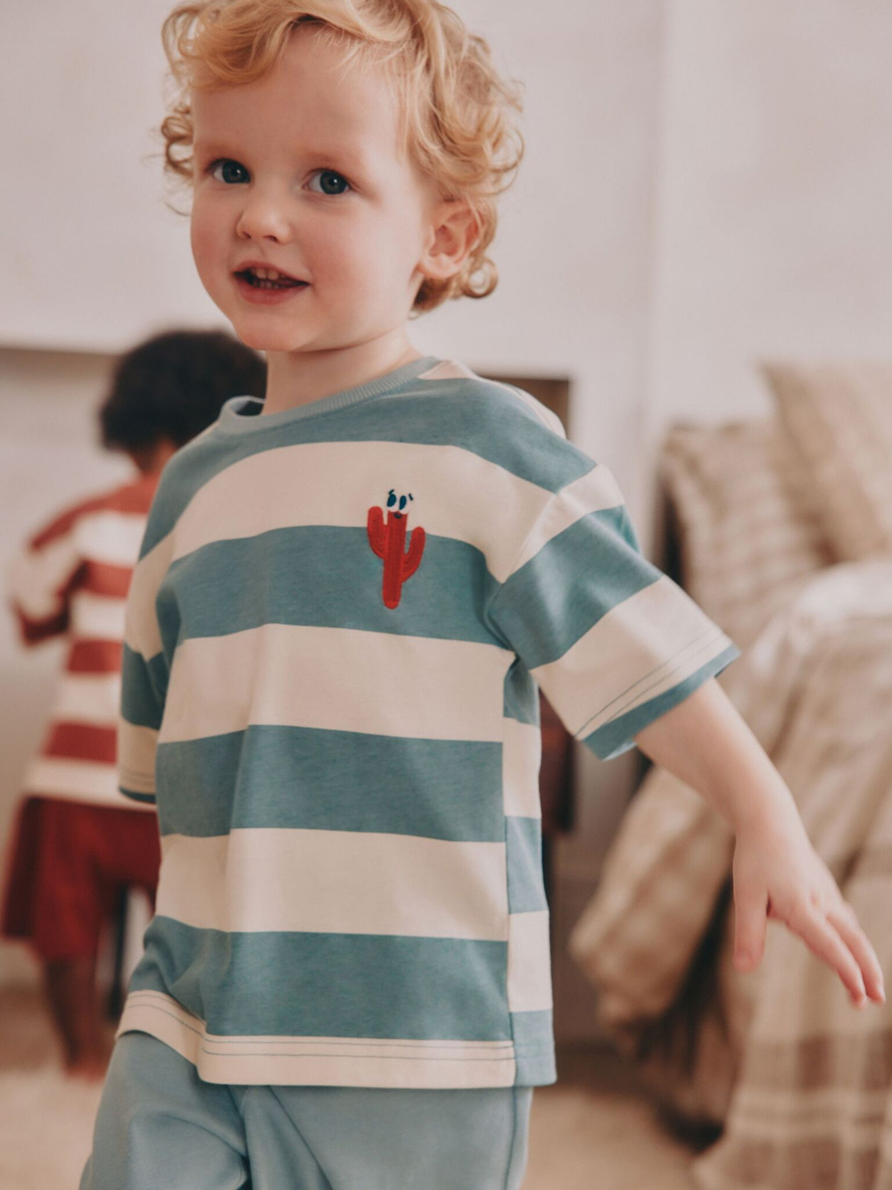 Пижама для мальчика Next E67-674, 3 шт., Красный, Бежевый, Голубой