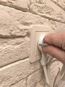 Удлинитель электрический с выключателем плоской потайной вилкой С кольцом (за шкаф) 3 розетки 1.5Метра вилкой (за шкаф) Сетевой фильтр бытовой (удлинитель)