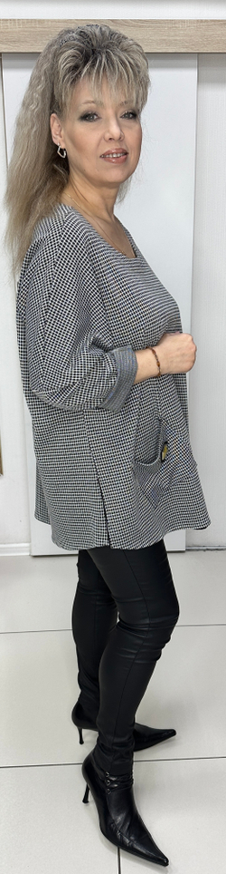 Клетчатый блузон-туника с "косым" кармашком и завязкой