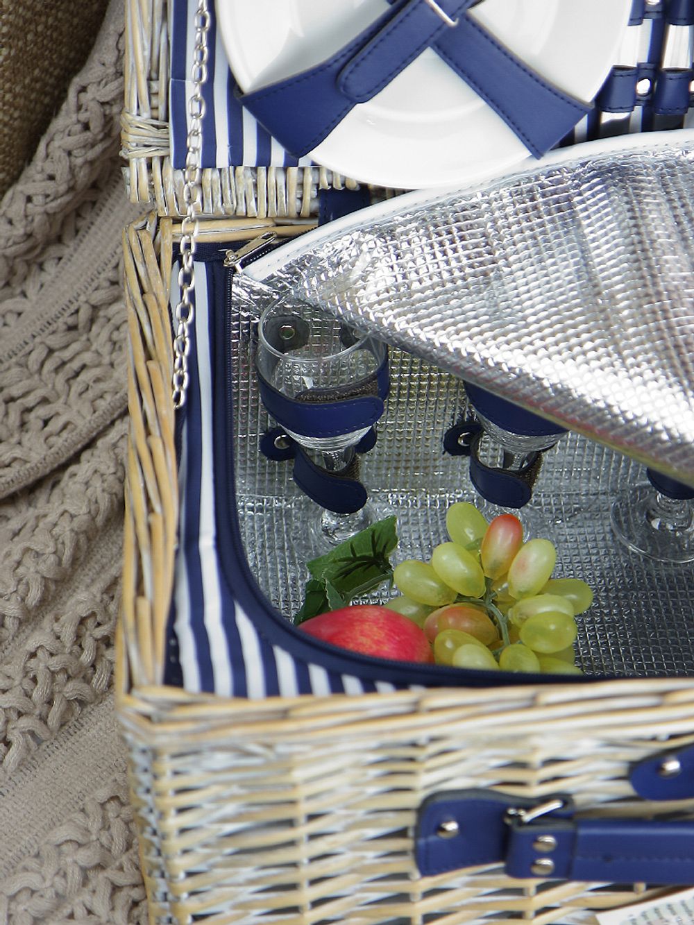 HOLYDAY BASKET Набор для пикника с термосумкой на 4 персоны