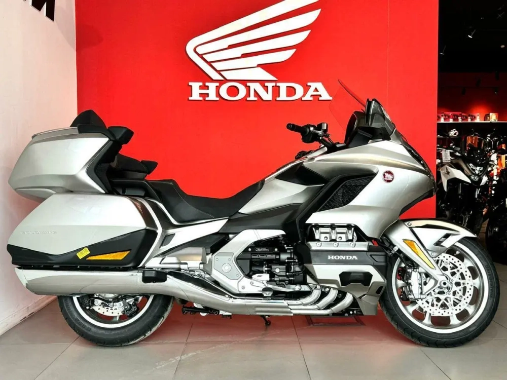 Gold Wing Tour — GL1800 DCT 2025