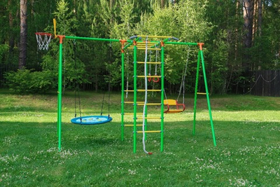 Уличный комплекс с двумя качелями зеленый