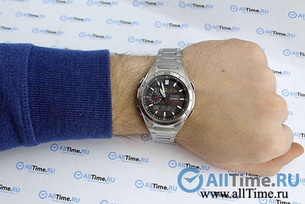 Часы Casio WVA-M650D-1A