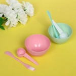 Набор косметический «Beauty», кисточка-15,4*1,9см, мерная ложка-10см, и чаша d-9см, 2 цвета