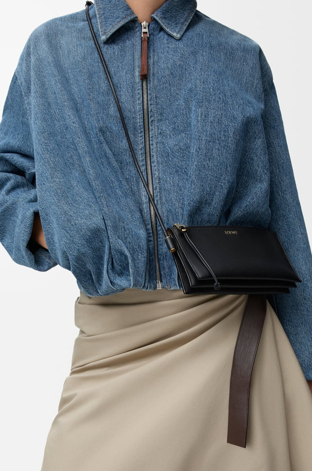 Loewe Сумка Joya из телячьей кожи наппа, черный