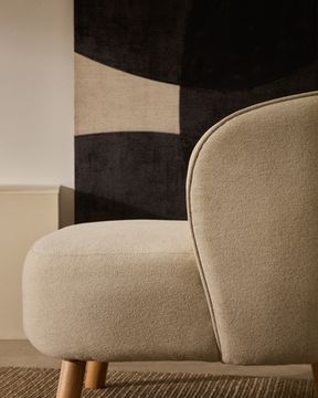 Кресло Ulit из бежевого шенилла с ножками из бука в натуральной отделке Испания La Forma