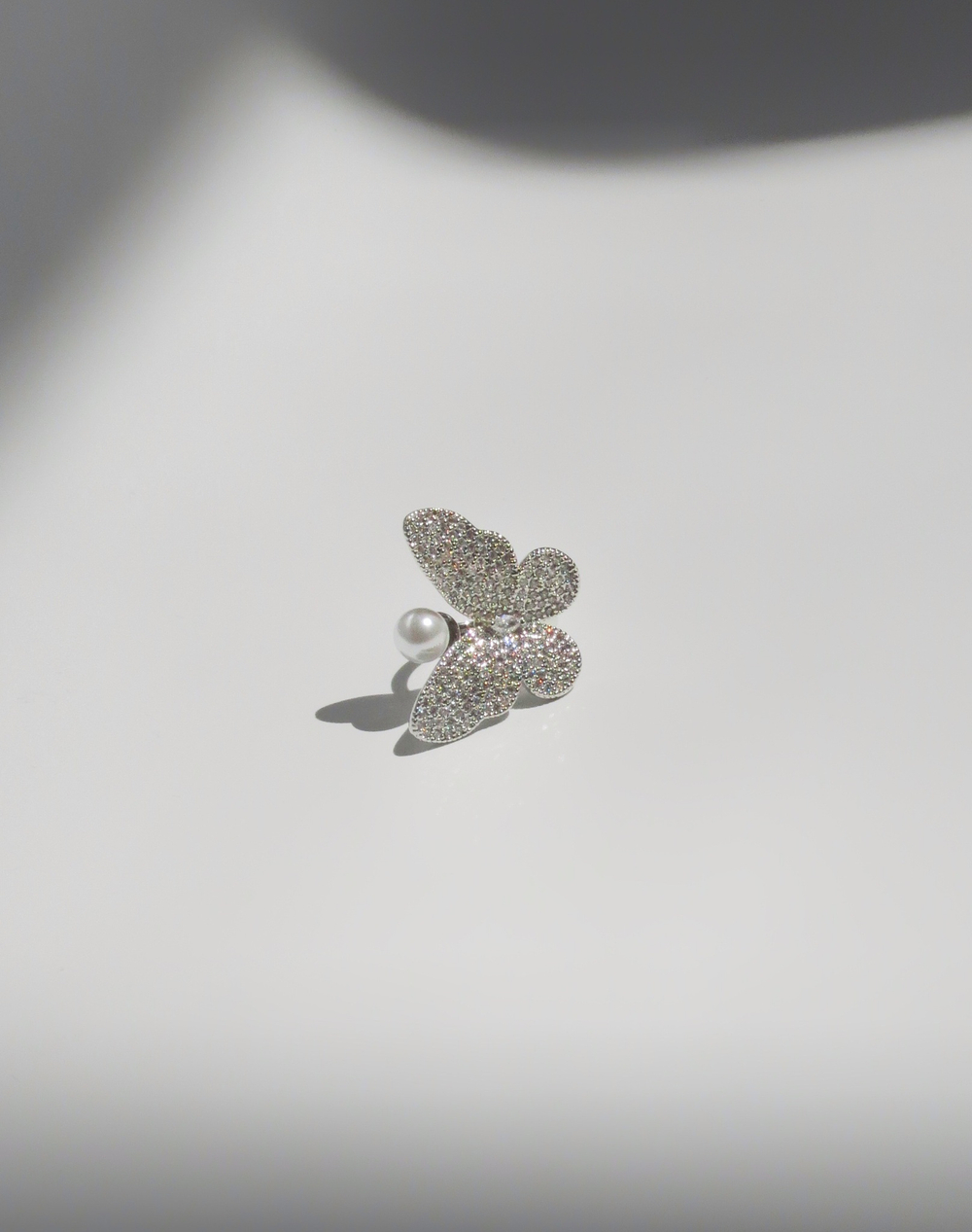 Кольцо бабочка с жемчугом
