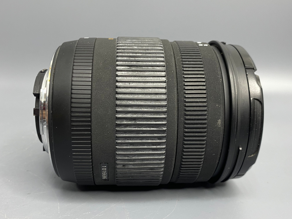 Sigma 18-50mm f/2.8-4.5 DC OS HSM