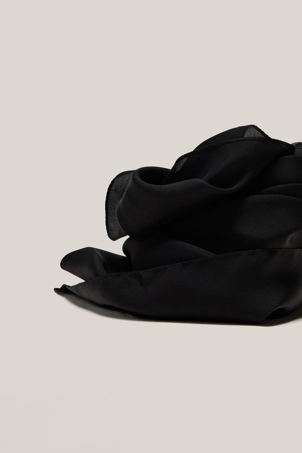 Massimo Dutti Шелковый шарф - Limited Edition, черный