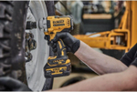 Гайковерт аккумуляторный DeWALT DCF 892 P2T ударный, бесщеточный DCF892P2T