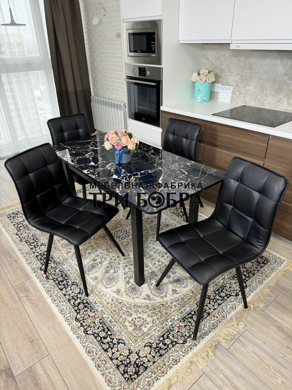 Стеклянный раздвижной стол "Черный мрамор" и стулья "ГУЧИ" черный