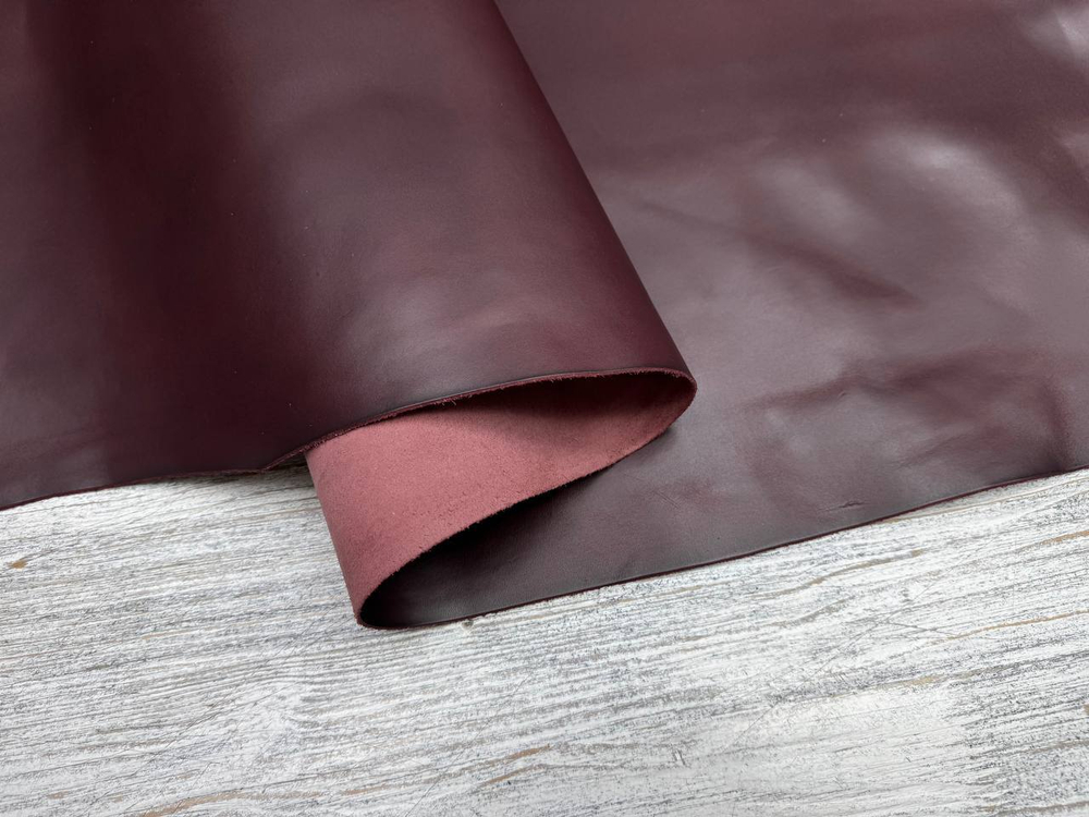 Etrusco Liscio Bordo (1,5-1,7 мм), цв. Бордовый, натуральная кожа