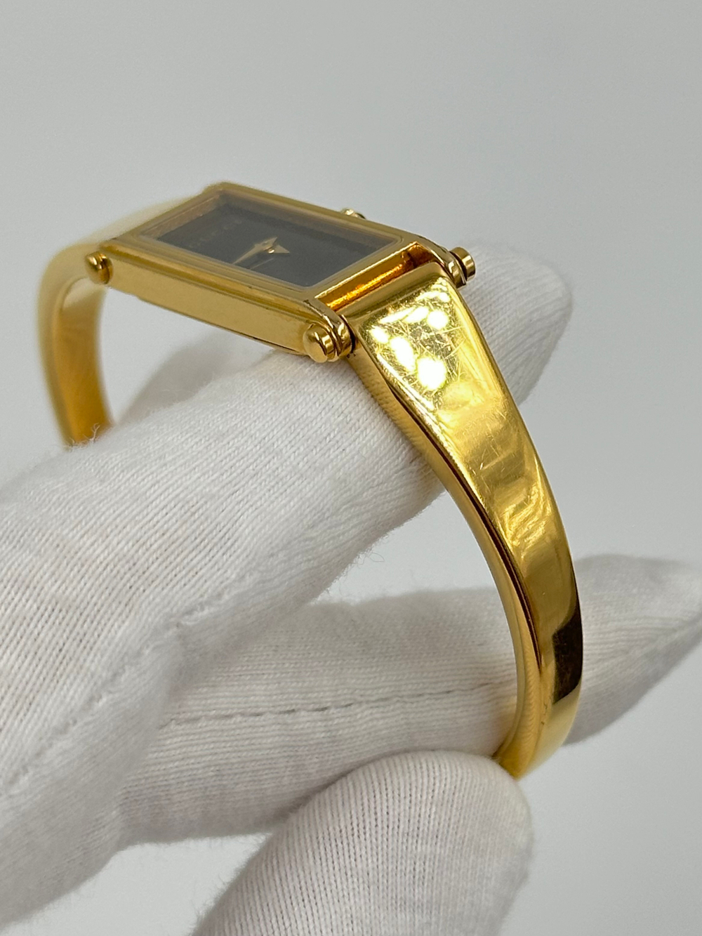Часы GUCCI 1500 L
