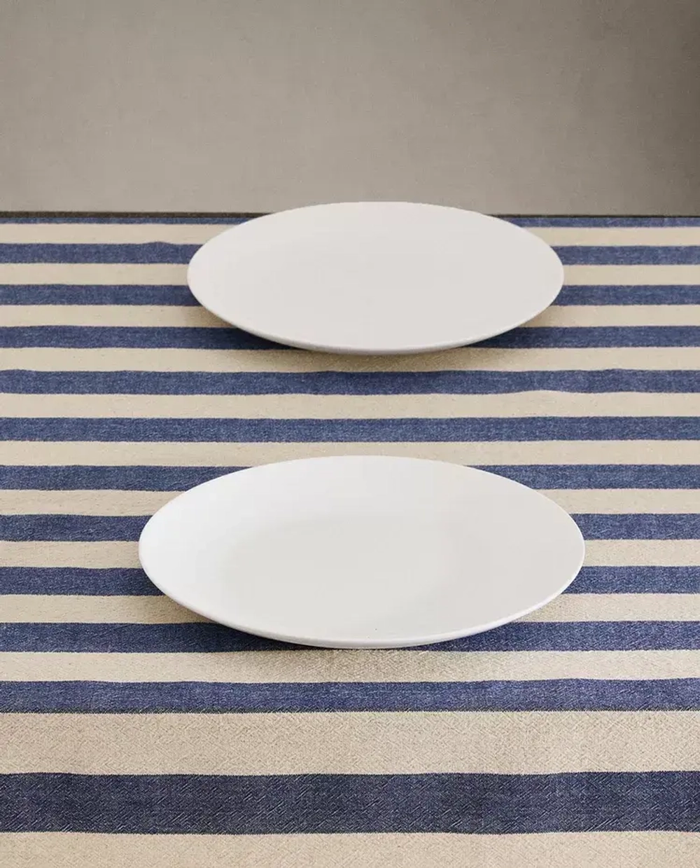 ZARA HOME БАЗОВАЯ СКАТЕРТЬ В ПОЛОСКУ, ЭКРЮ/СИНИЙ