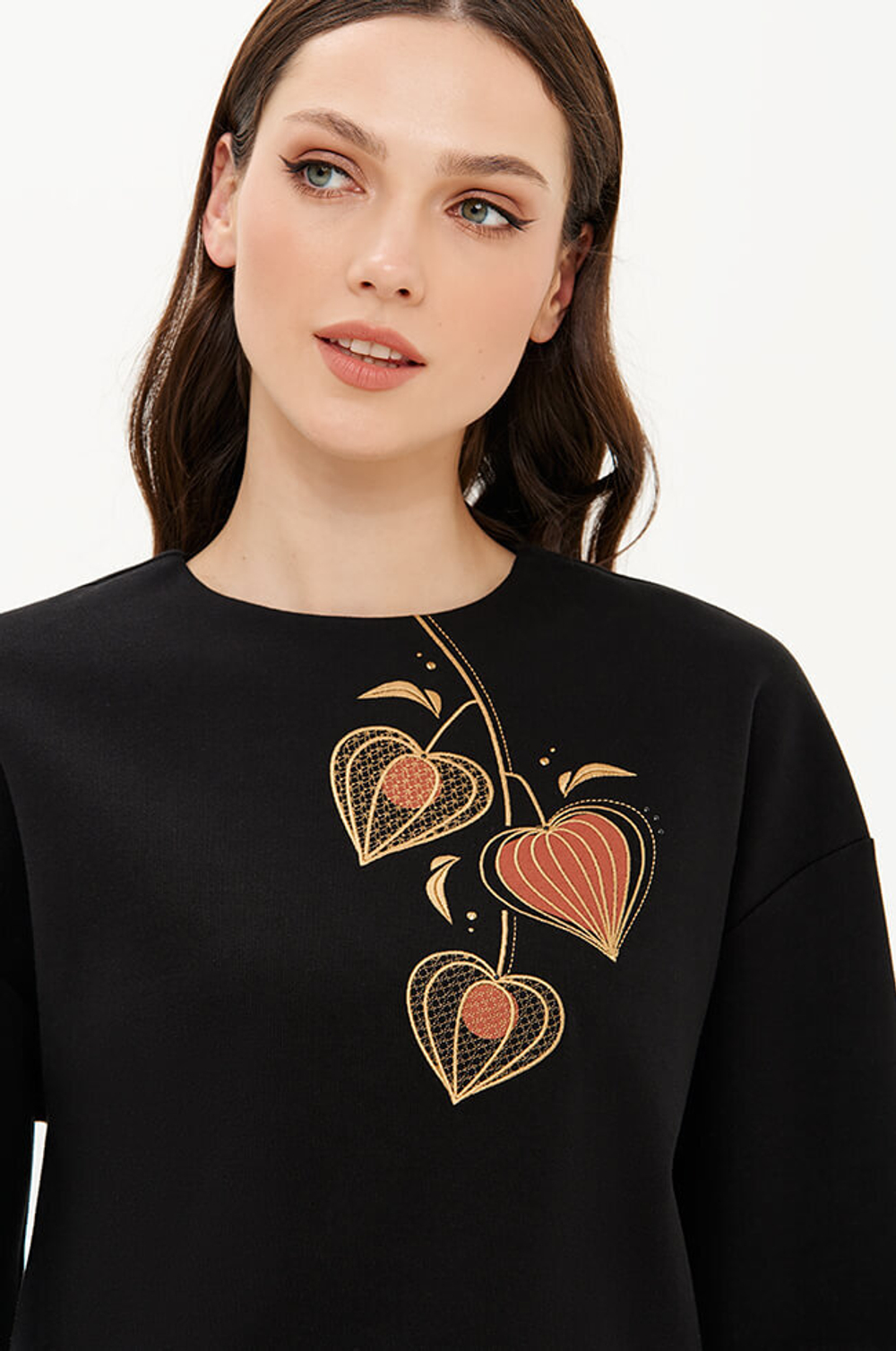 23435 Свитшот женский (черный)