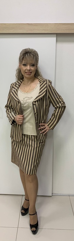 Светлая в полоску французская юбка