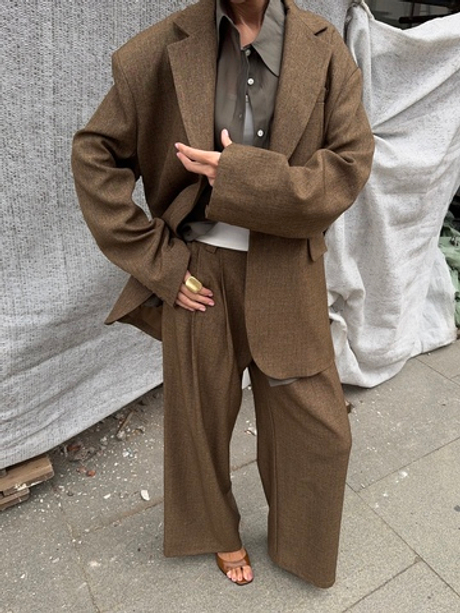 Коричневый брючный костюм-двойка