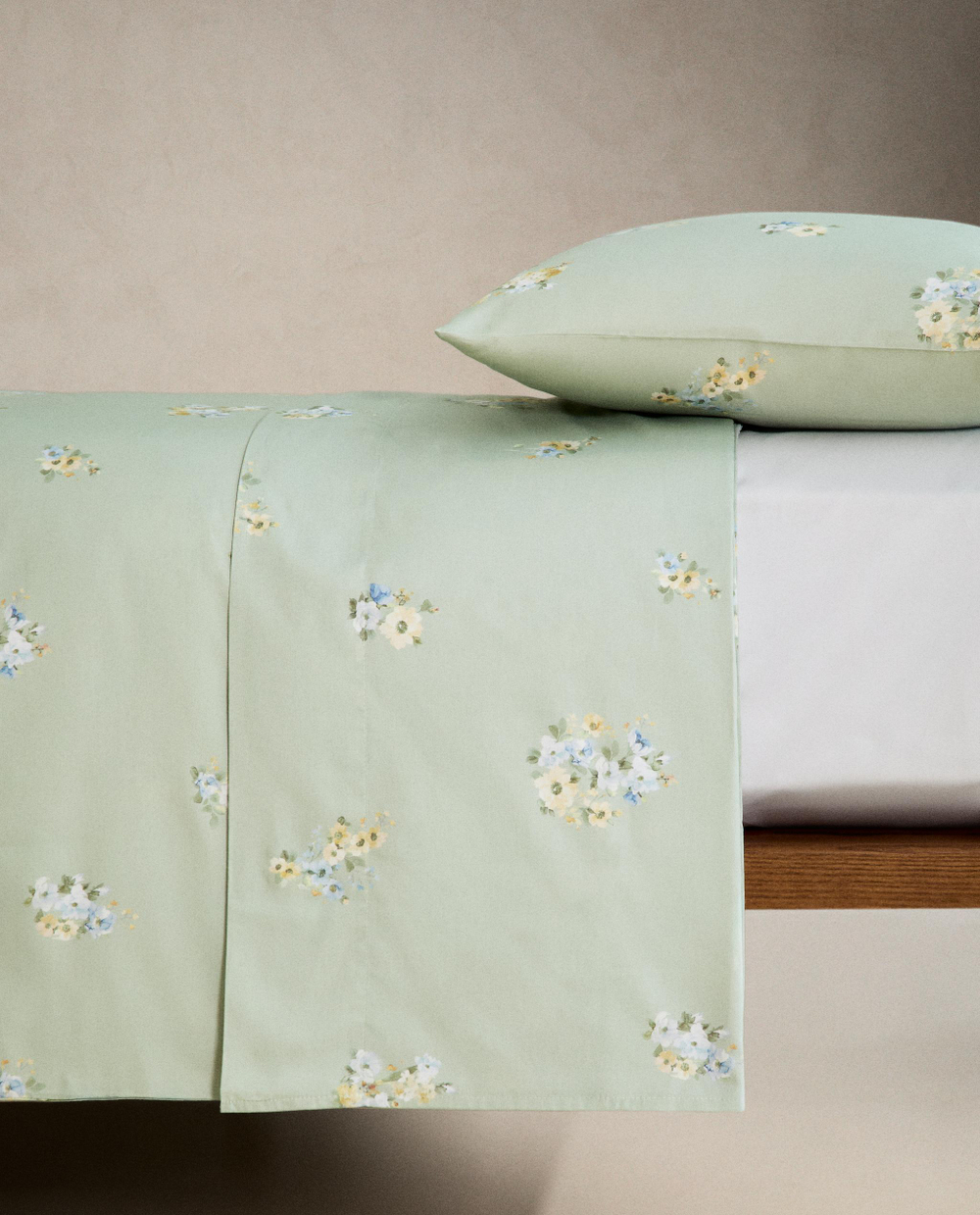 Простыня Zara Home сатин, хлопок 100%, с цветочным принтом, 7110/089