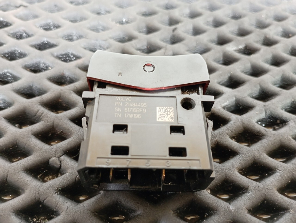 Кнопка аварийной сигнализации