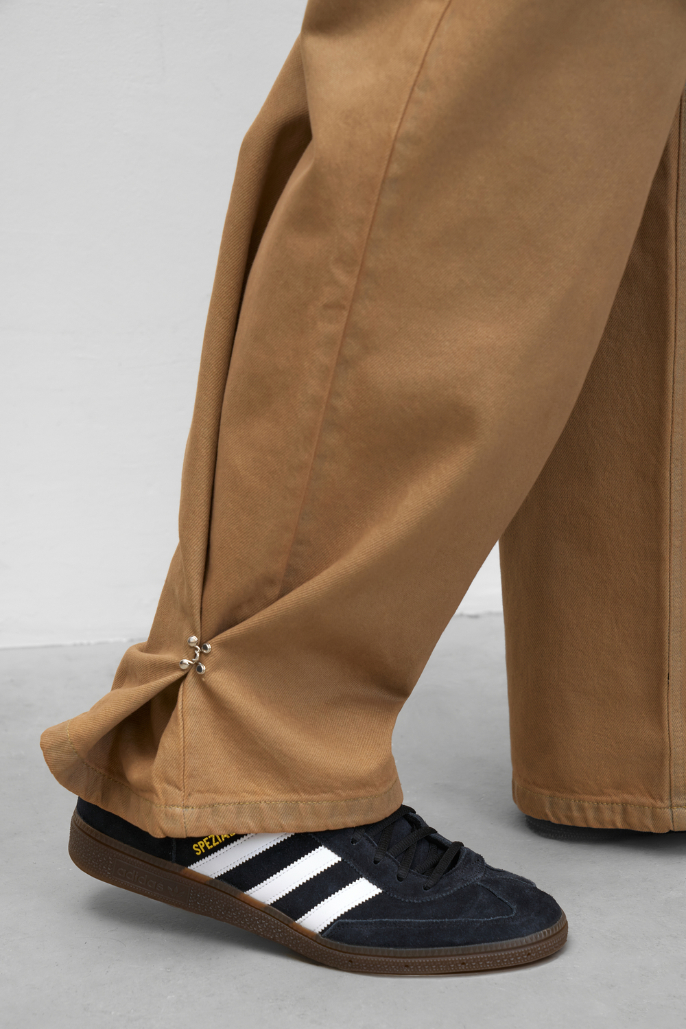 Джинсы WIDE HOOK бежевый