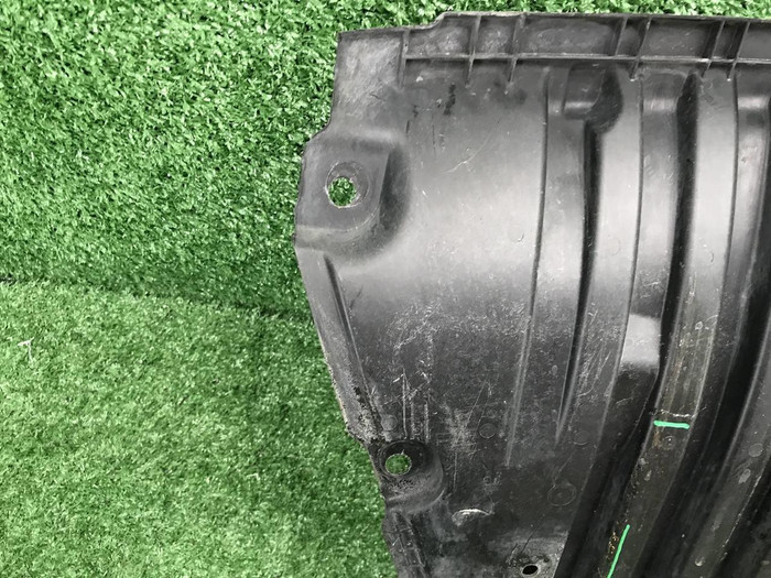 Пыльник переднего бампера Mercedes E W213 (16-21)