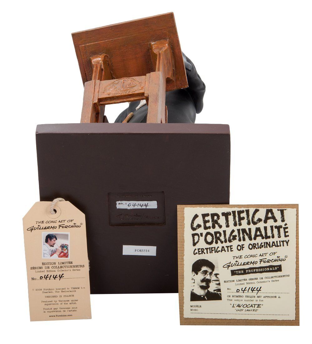FO-85514 Статуэтка «Адвокат» (The Lady Lawyer. Forchino)