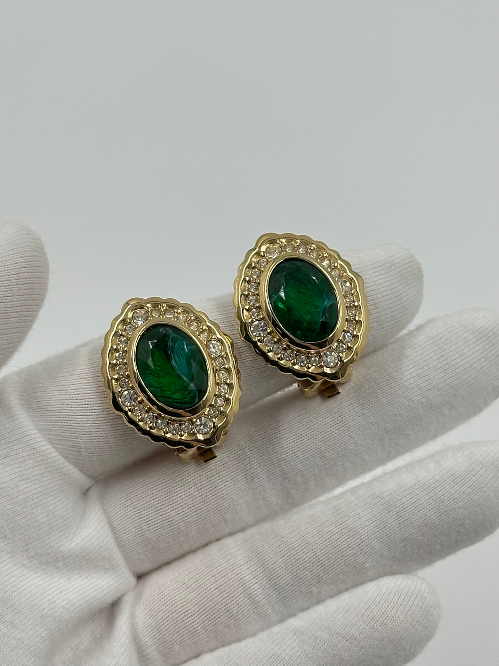 Клипсы с зелёными вставками Christian Dior