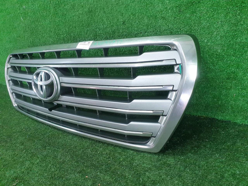 Решетка радиатора Toyota Land Cruiser 200 (2012-2015)