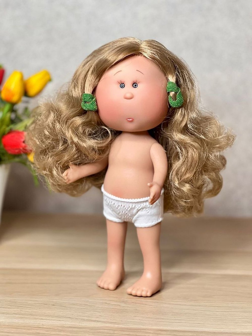 Кукла Nines виниловая 30см MIA в пакете (3000M2A)