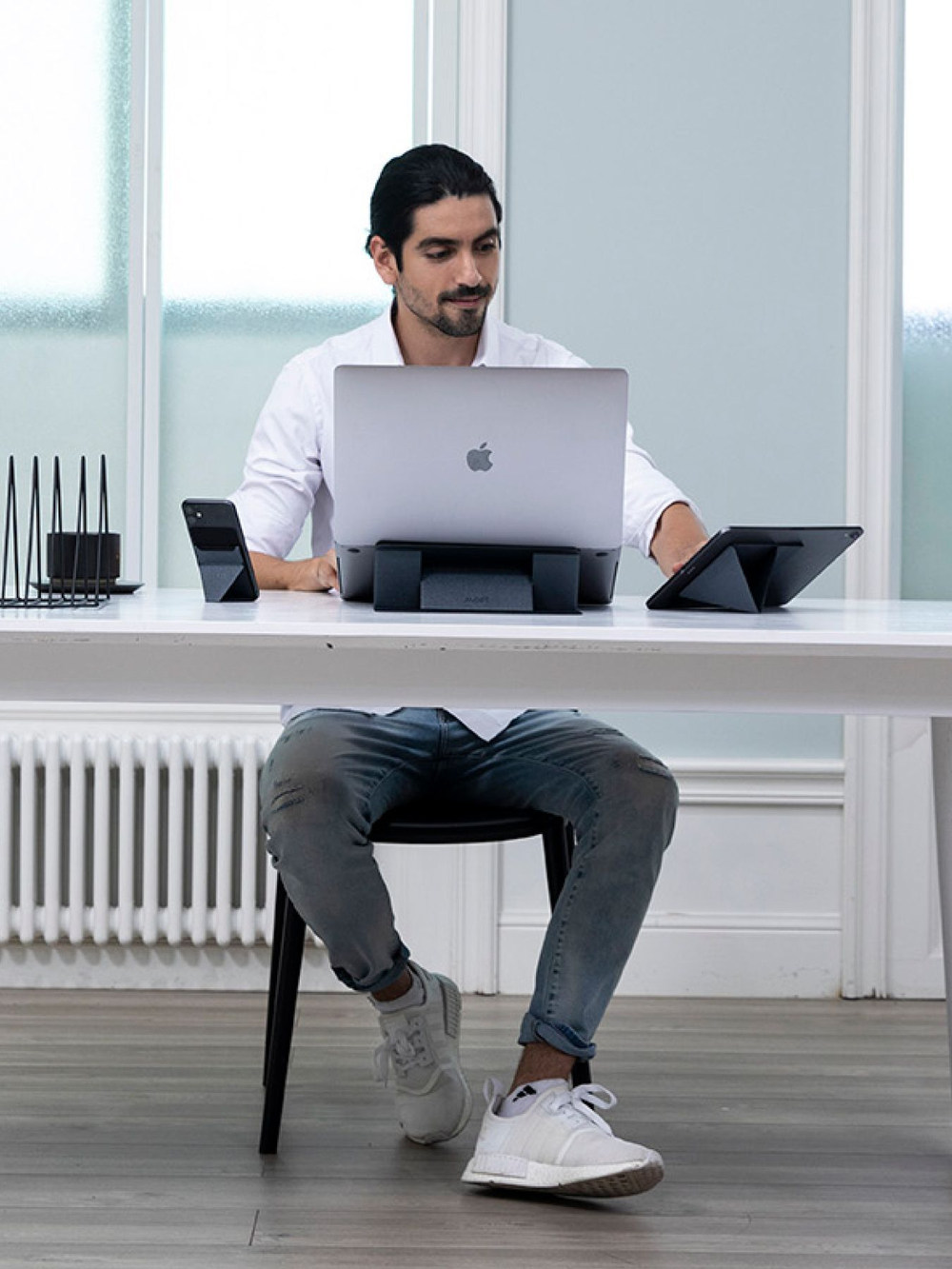 Клейкая подставка под ноутбук "MOFT Airflow Laptop Stand" l Здоровая осанка l Толщина 5 мм l Оранжевая